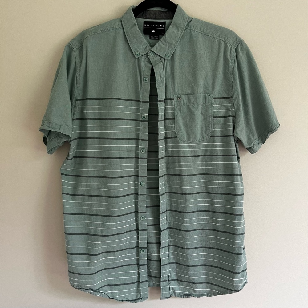 Men’s Billabong Button Down